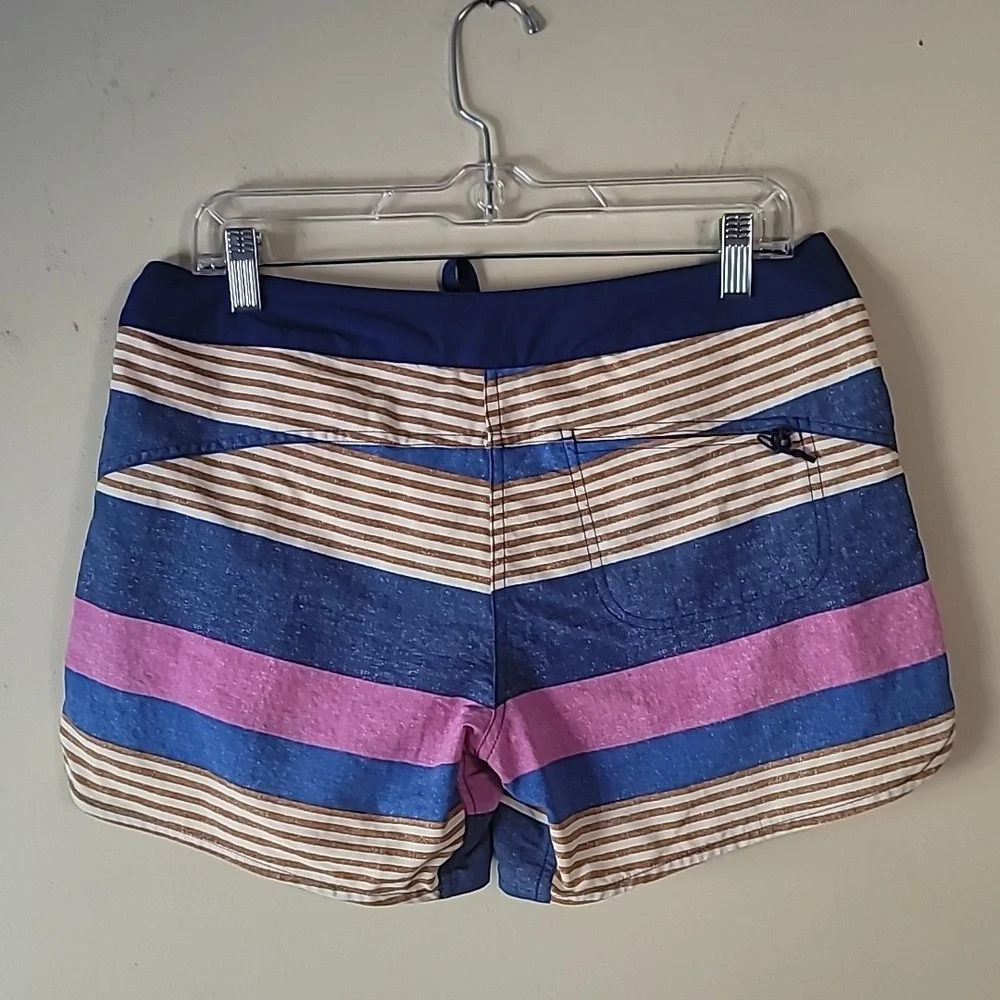 Women's Patagonia Wave Maker Board Surfing short Pink & Blue Stripe SZ 8 - Picture 2 of 15